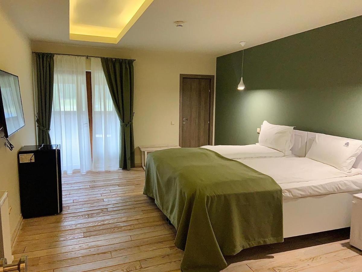 Casa Iustin Hotel Moroeni Kültér fotó